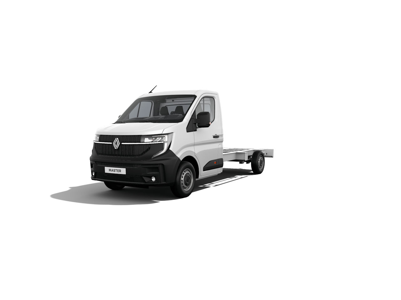 Ein weißer Renault Master Kastenwagen von der Vorderseite mit einem leeren Lkw-Fahrgestell.