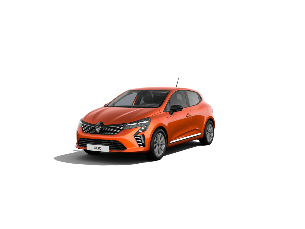 Renault Clio in leuchtendem Orange, zeigt modernes Design und kompakte Bauweise, ideal für Stadtfahrten.