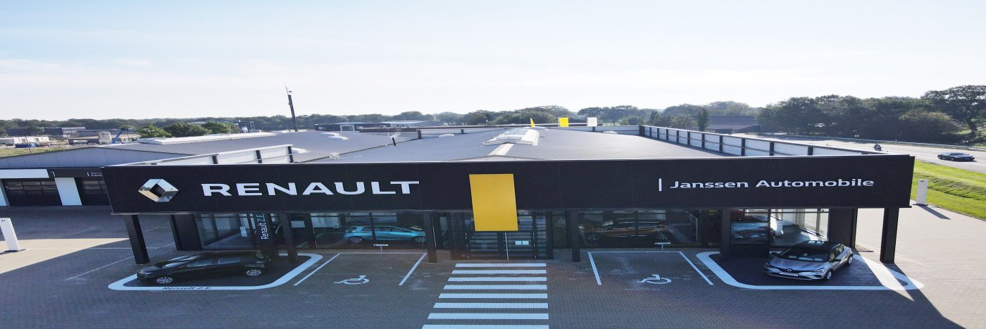 Luftaufnahme eines Renault-Autohauses mit der Beschriftung 