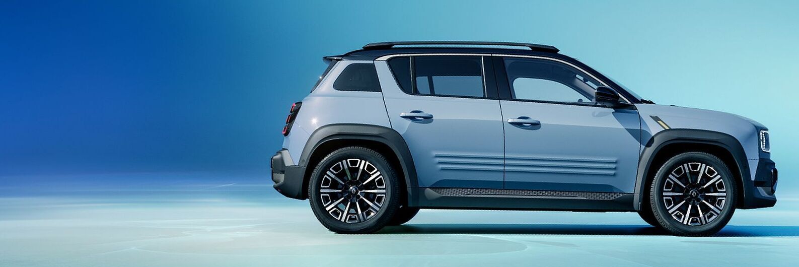 Ein modernes SUV in blauer Farbe, seitlich betrachtet, vor einem hellblauen Hintergrund.